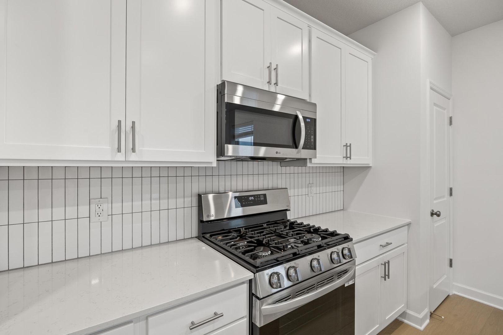 Cottage Grove House: 10724 Henslowe Ave S