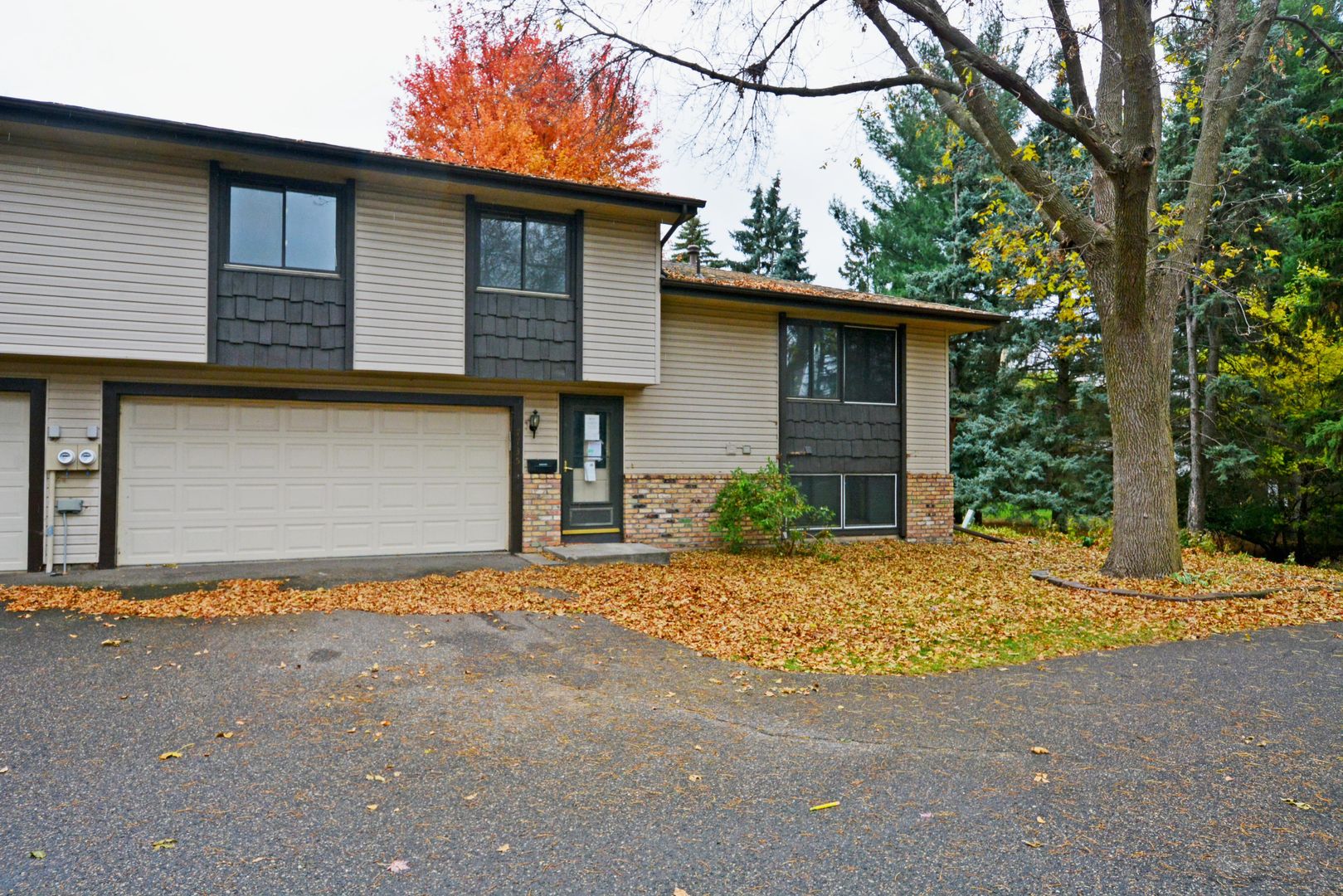 Brooklyn Park Townhome: 7735 York Lane N