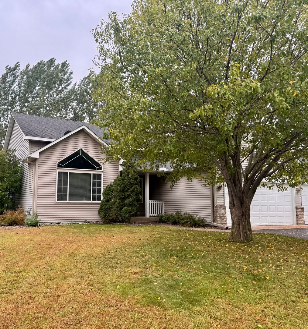 Farmington House: 20513 Camden Path