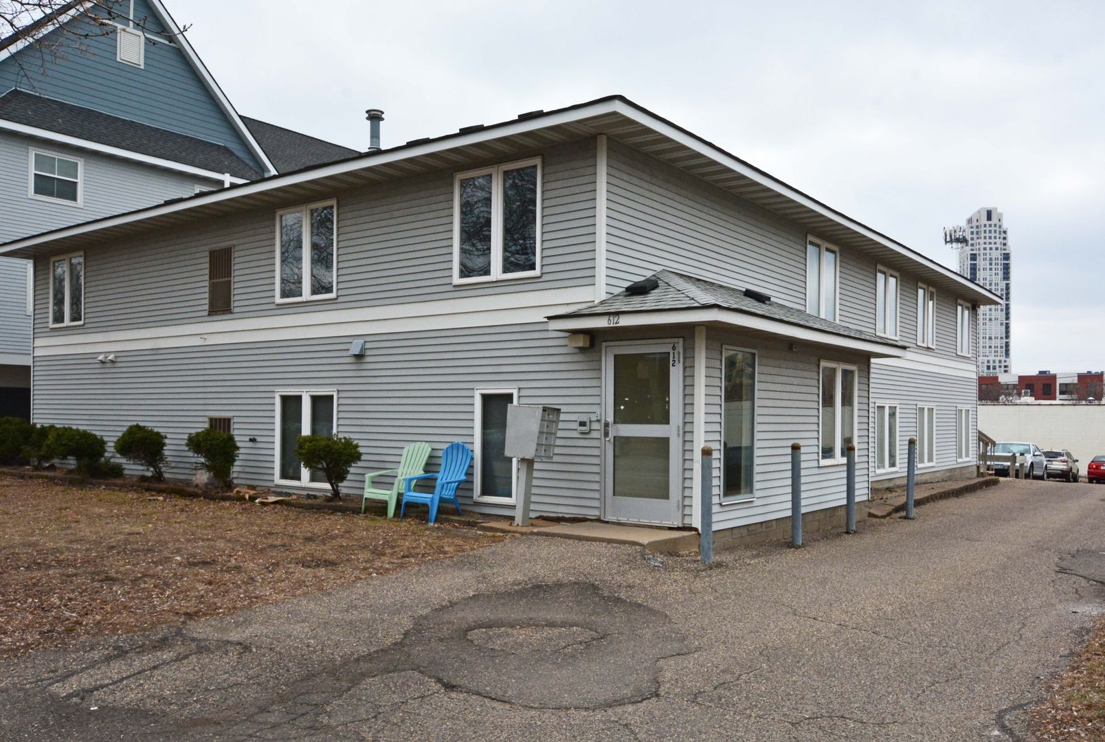 Minneapolis Apartment: 612 University Ave SE