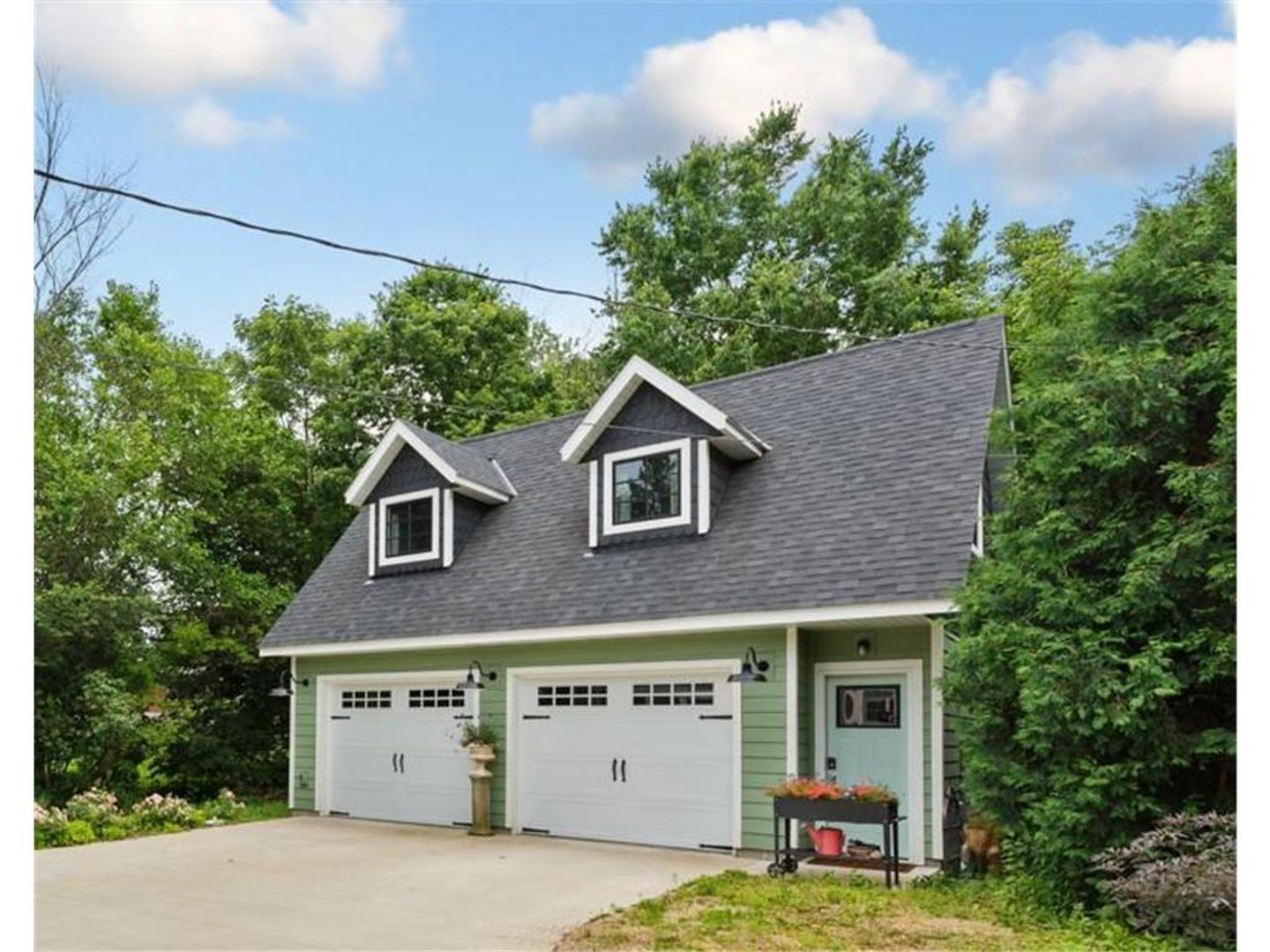 Northfield House: 809 1st St W