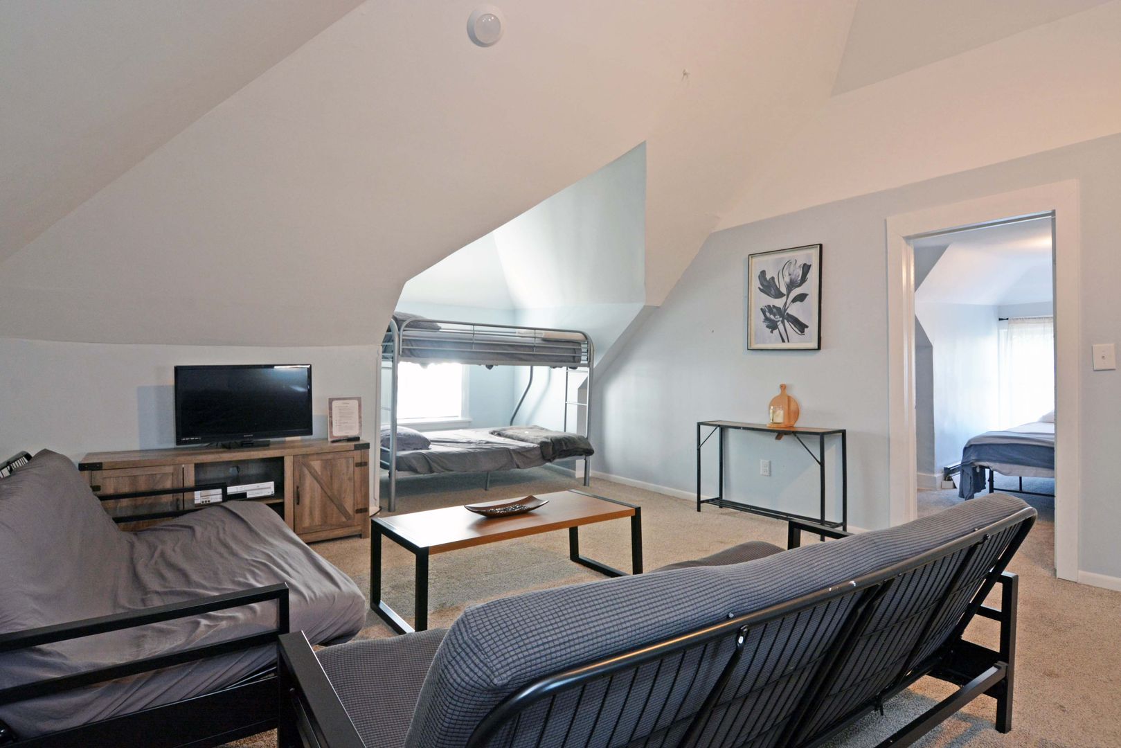 Minneapolis Apartment: 2209 Aldrich Ave S