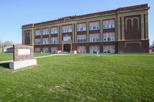 * $750 Off First Months Rent! * 3-Bedroom 1-Bathroom Apartment Available Now at City Centre Apartments in Luverne!