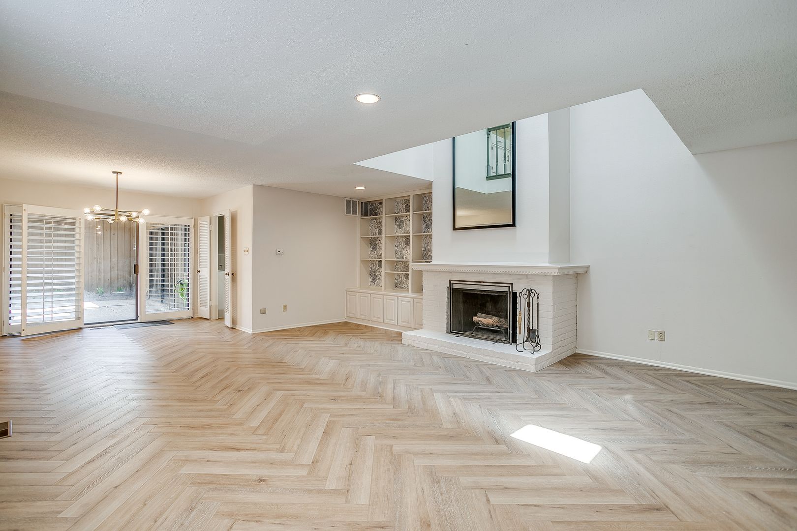 Fort Worth House: 5605 Collinwood Ave