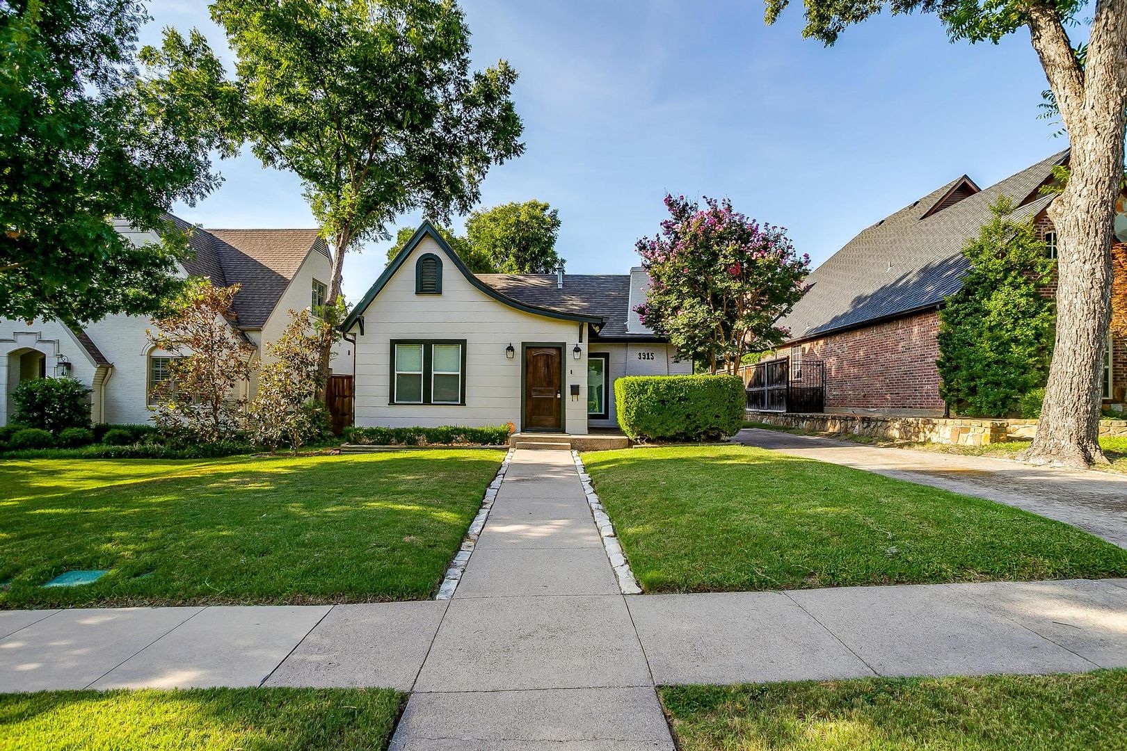 Fort Worth House: 3915 W 6th St
