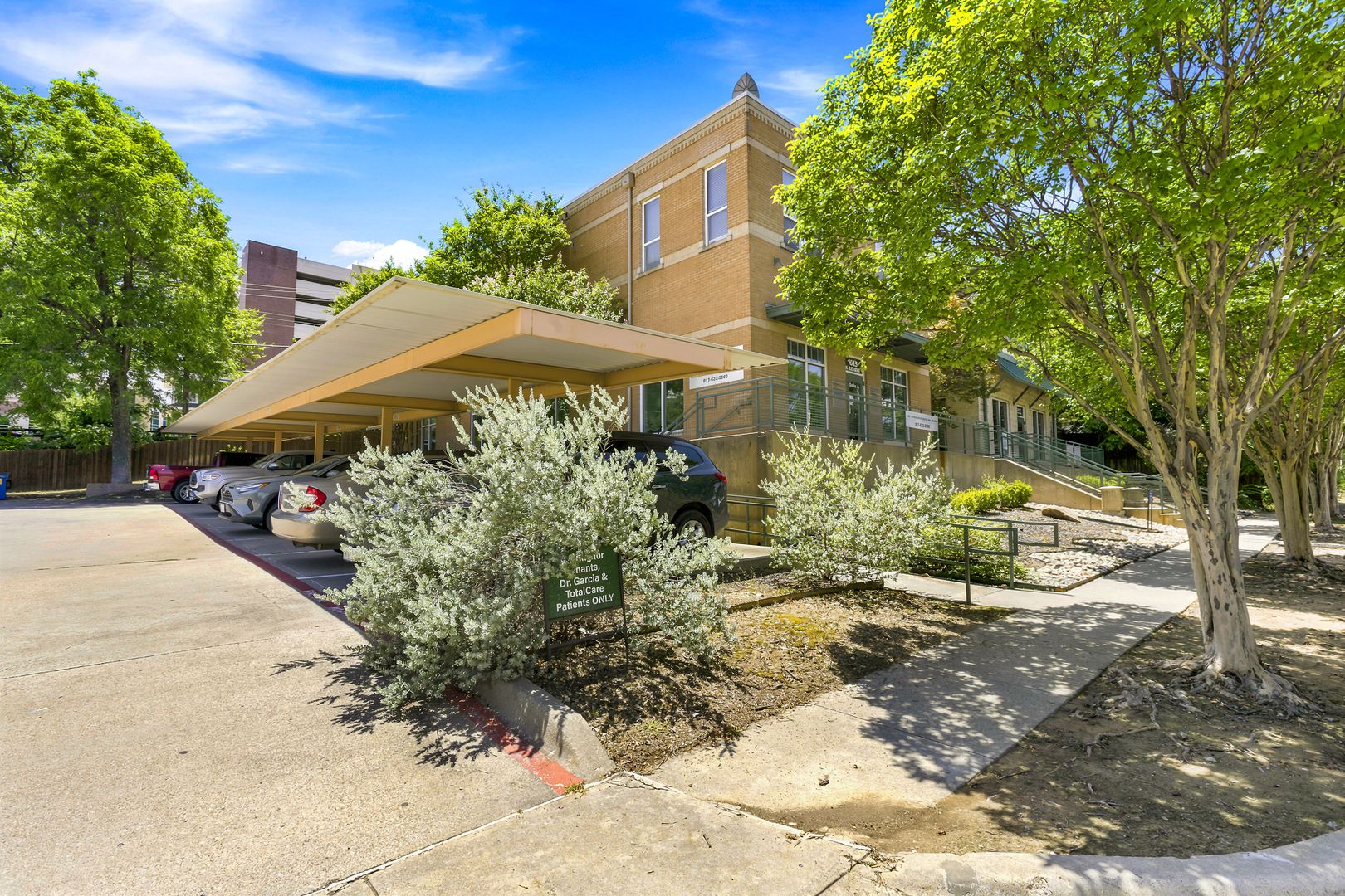 Fort Worth Apartment: 1617 West Oleander Street