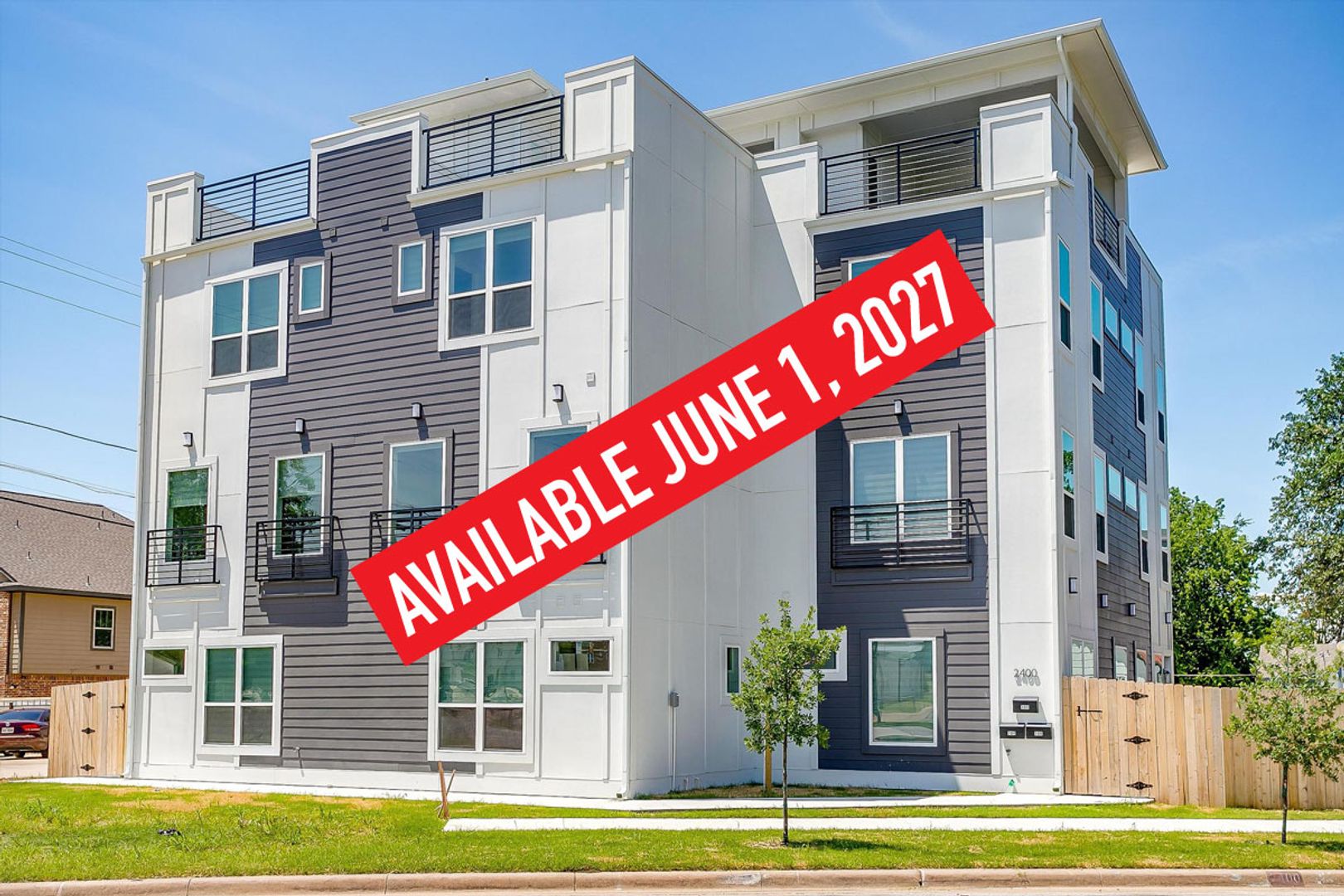 Fort Worth Apartment: 2400 Benbrook Dr