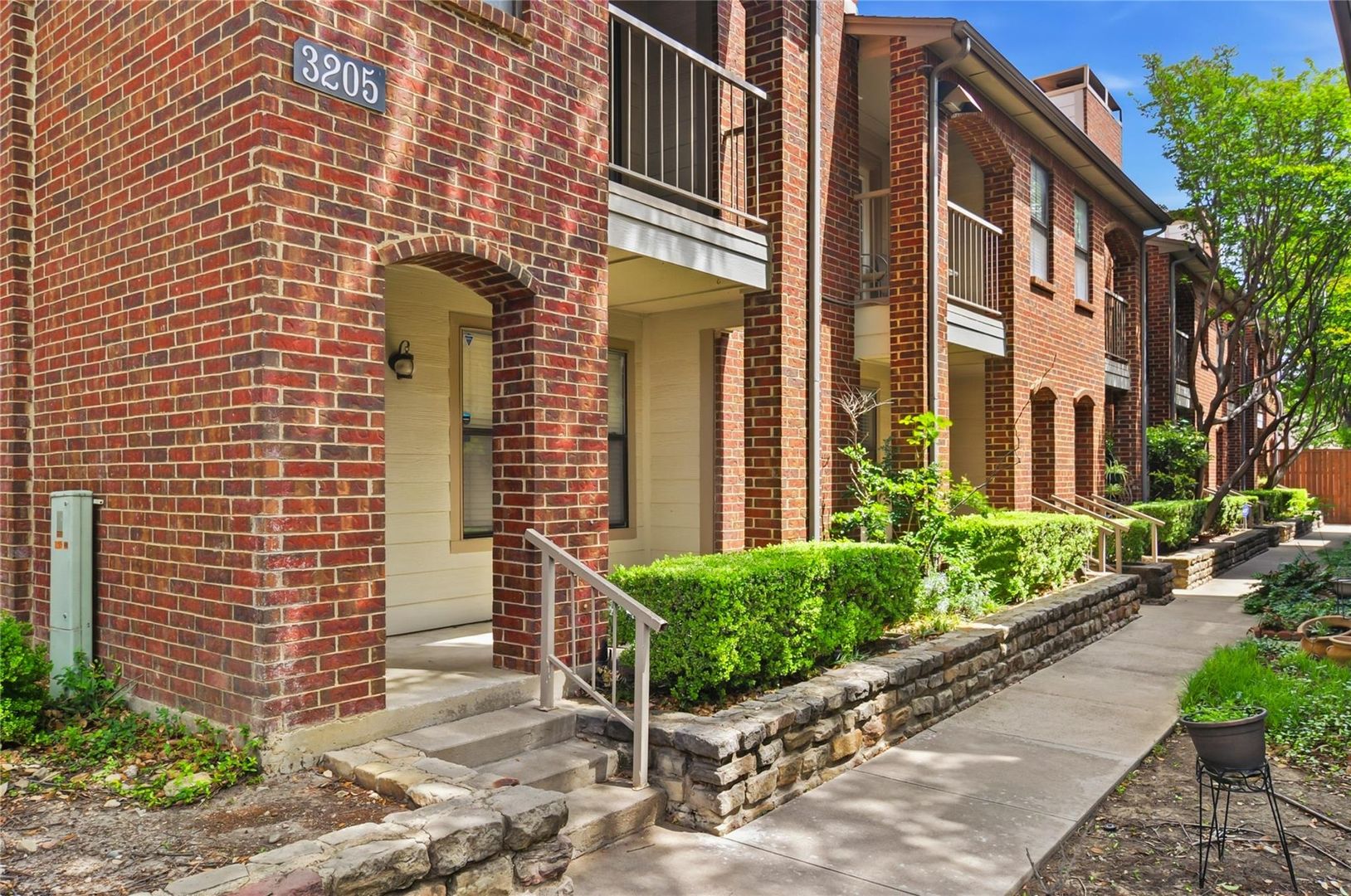 Fort Worth Townhome: 3205 Donnelly Circle