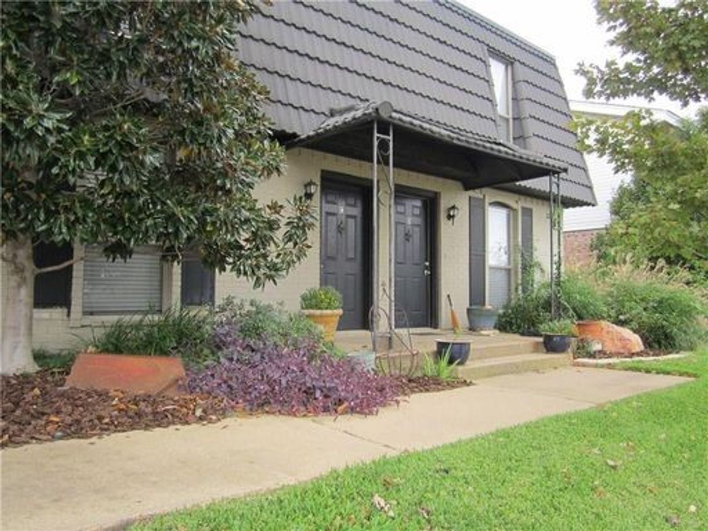 Hurst Apartment: 2729 Hurstview Drive