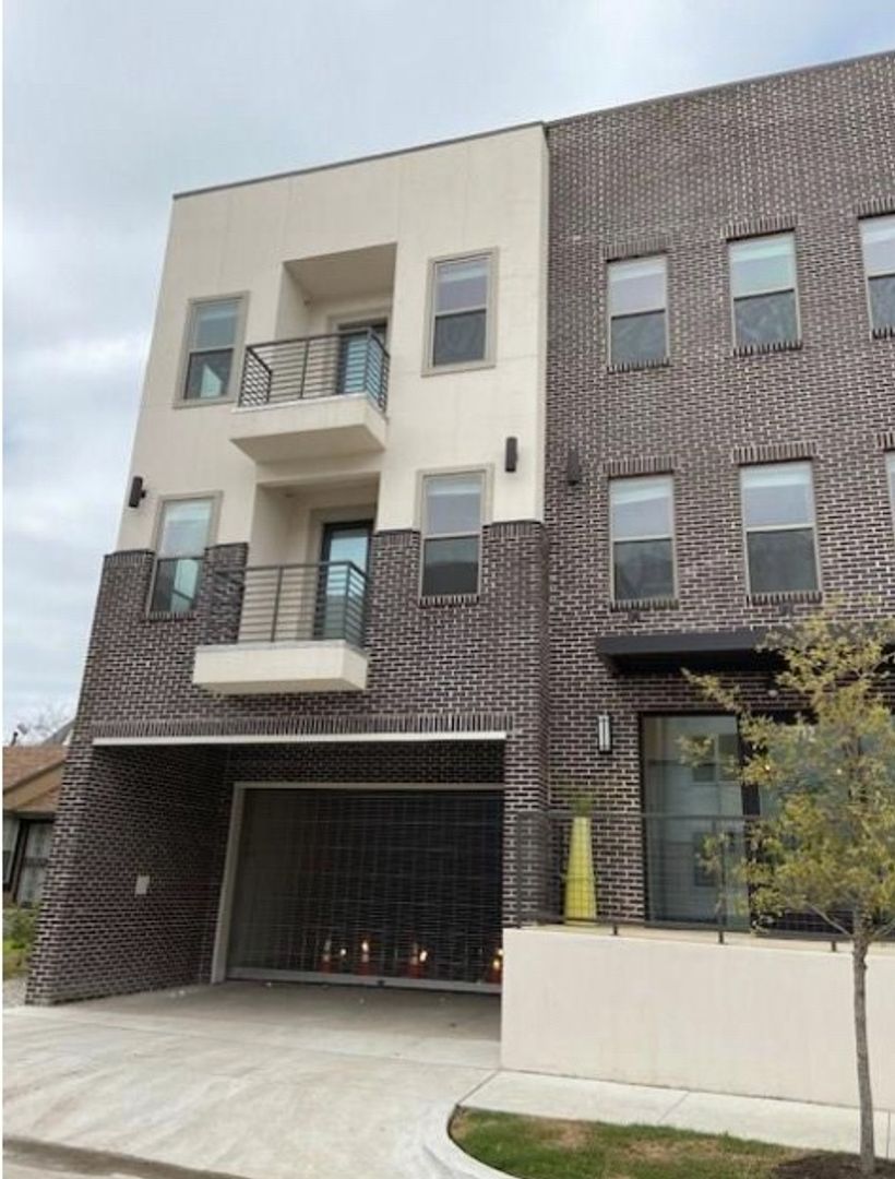 Fort Worth Apartment: 2712 Wingate Street