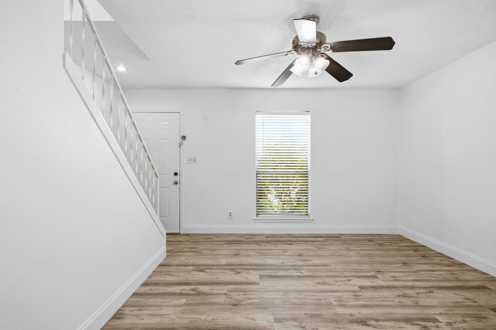 Hurst Apartment: 2729 Hurstview Drive