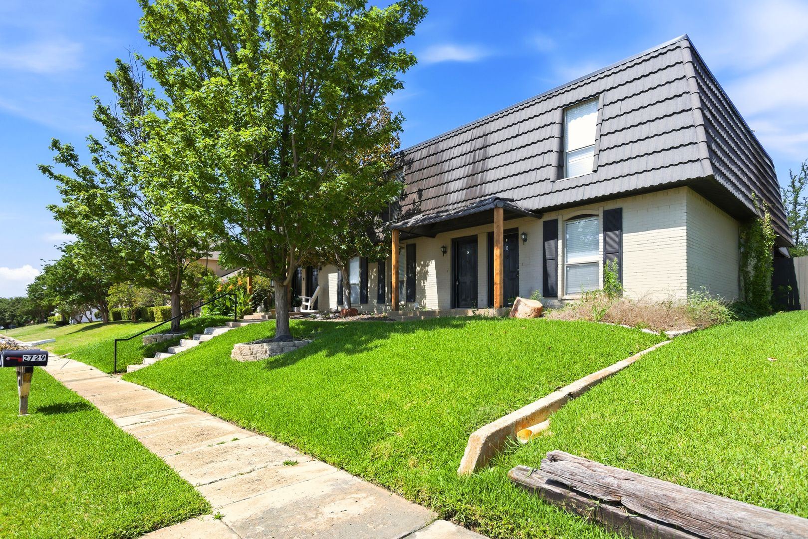 Hurst Apartment: 2729 Hurstview Drive