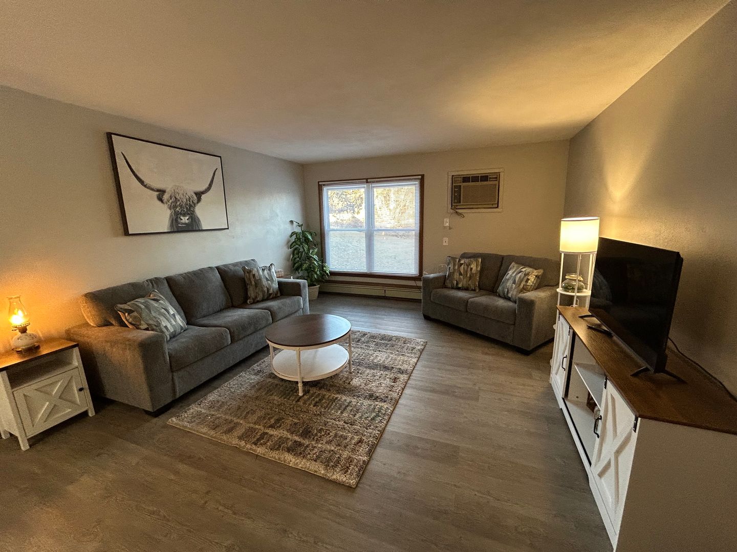 Rock Island Apartment: 2920-3000 24th St