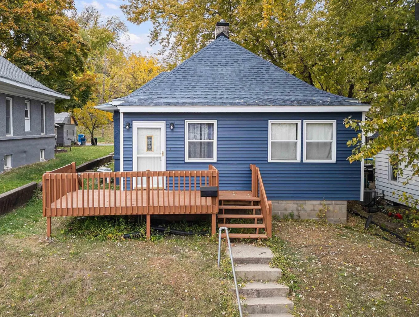 Silvis House: 158 5th St