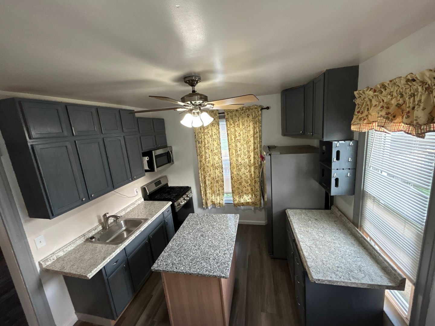 Davenport House: 723 W 13th St