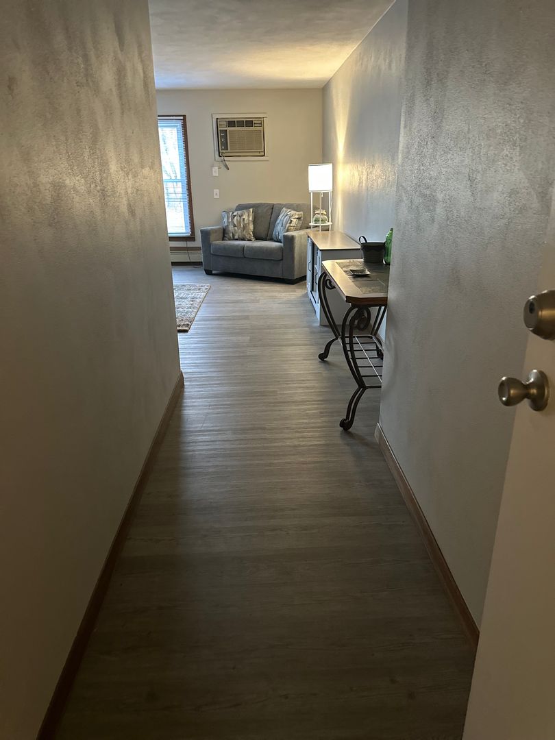 Rock Island Apartment: 2920-3000 24th St