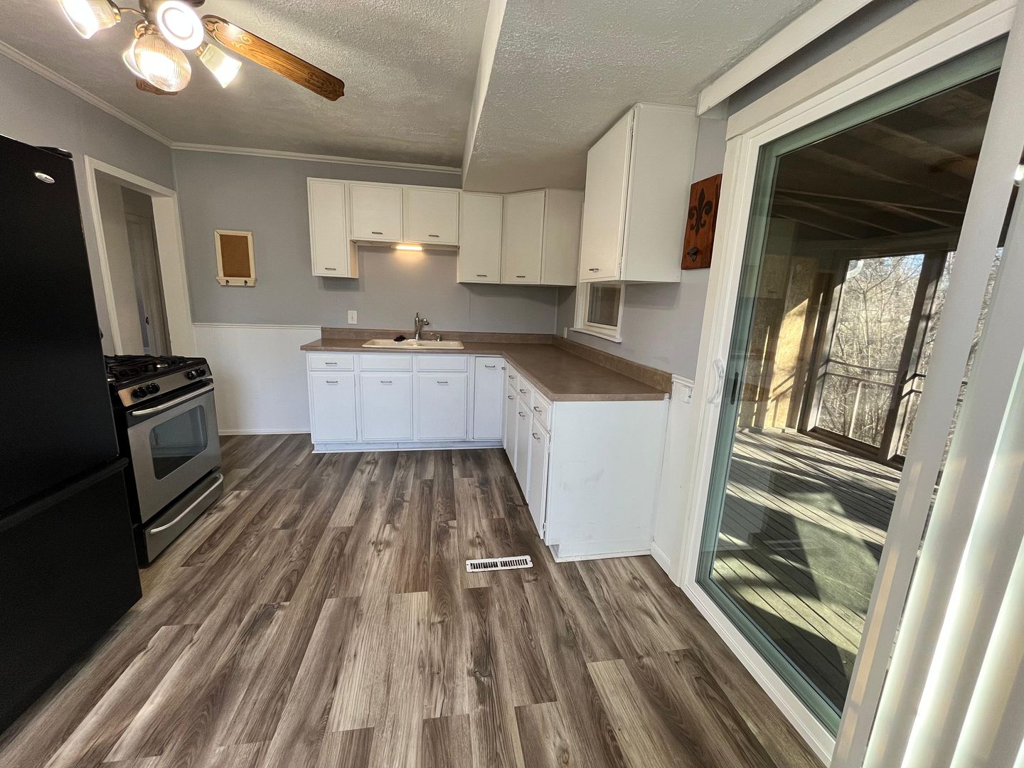 Rock Island House: 11 Blackhawk Hills Dr.