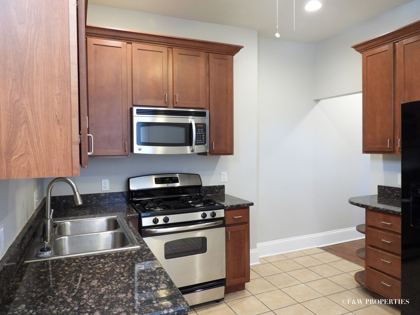 Columbus Apartment: E. Main & Ohio