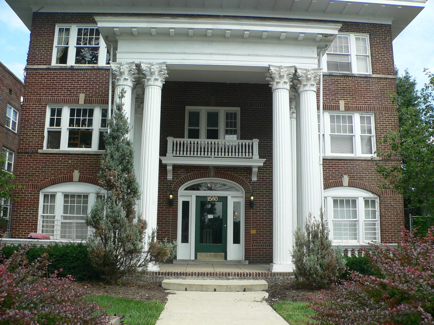 Columbus Apartment: 1560 E. Broad Street