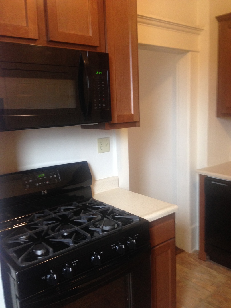 65-71 S. Douglass Street 8 of 12