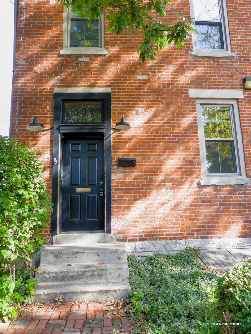 Columbus Apartment: 364-372 Sycamore/684-686 Briggs