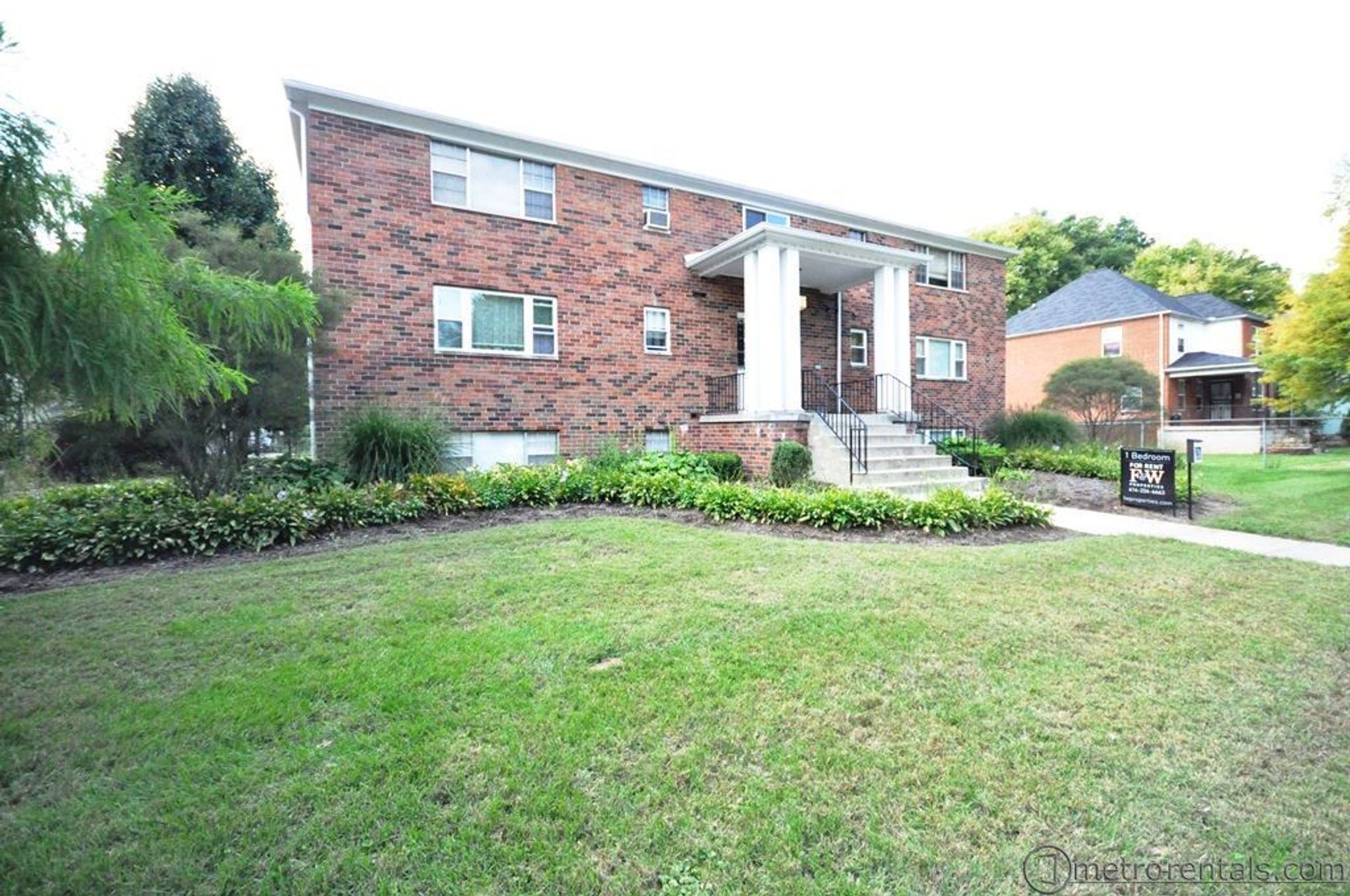 Columbus Apartment: 1855 E. Rich Street II