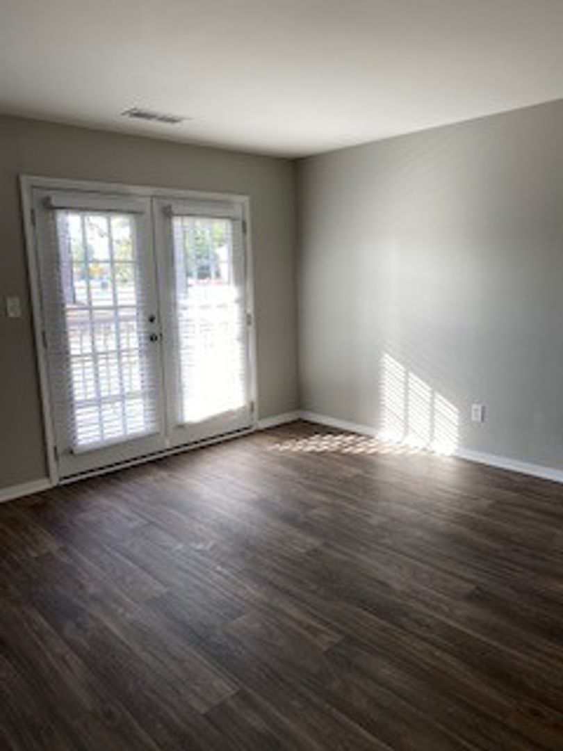Warner Robins Apartment: 919 Corder Road