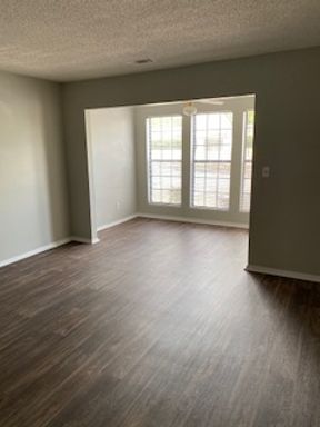 Must see, newly renovated! – photo 1