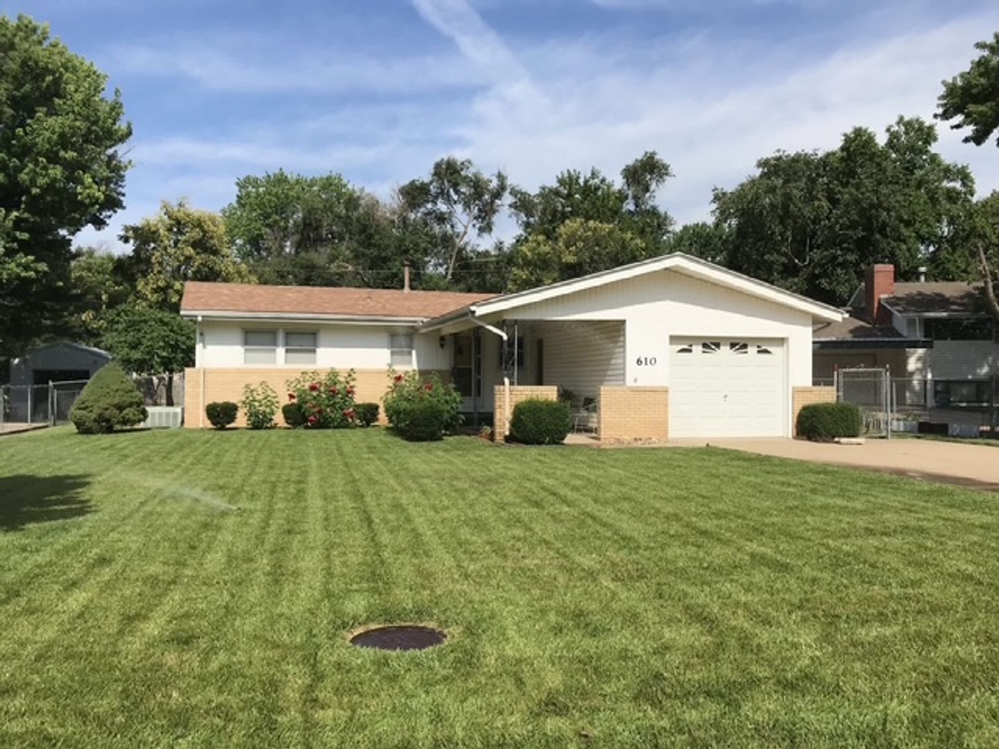 Clearwater House: 610 E Elaine