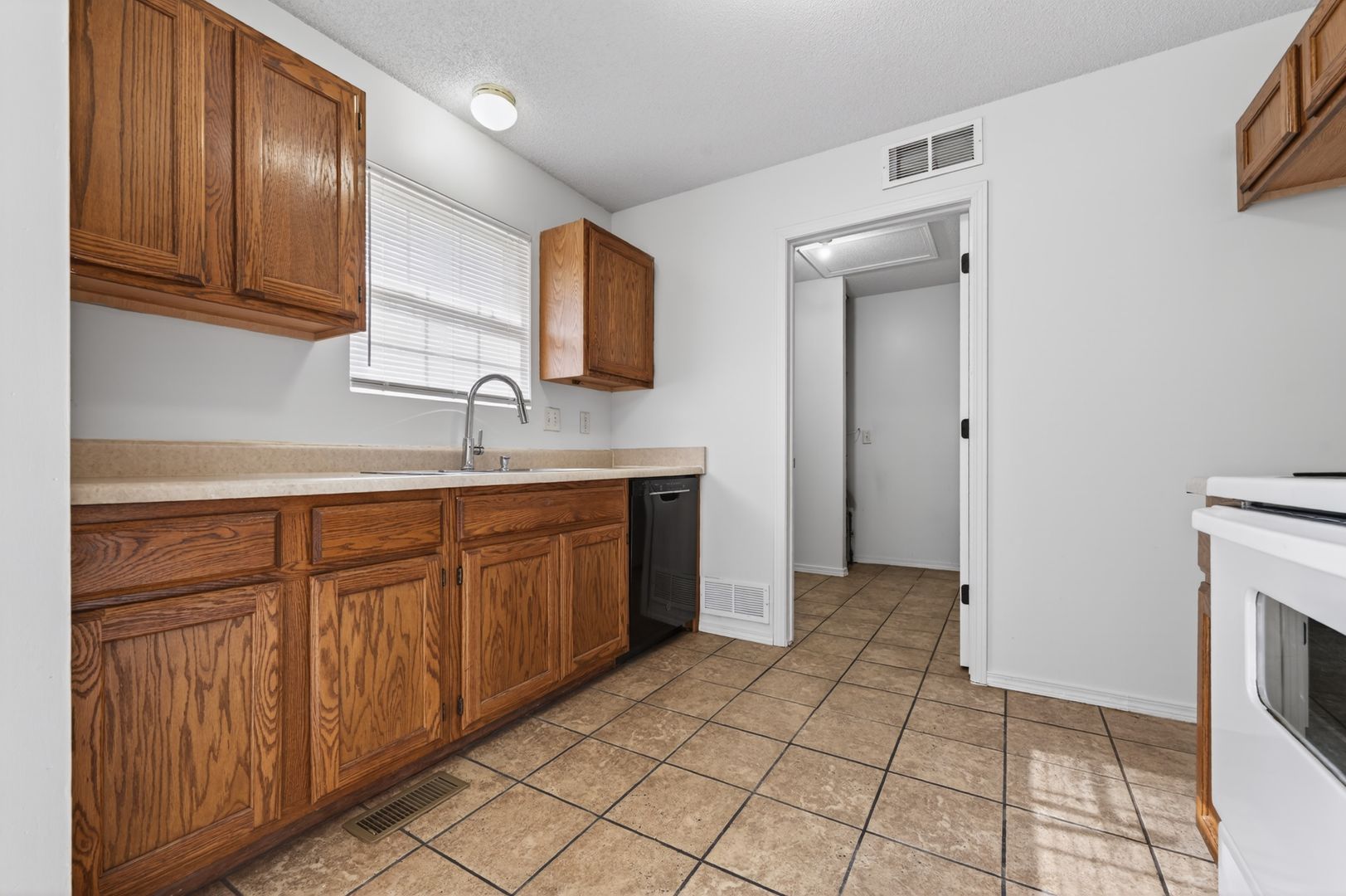 Wichita Apartment: 4329-4337 S Elizabeth