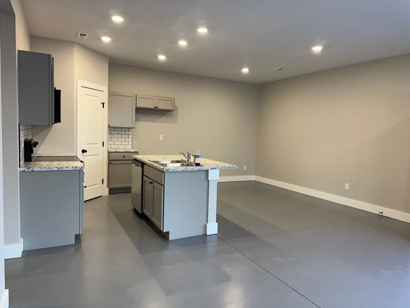 Wichita Apartment: 2936 W Murdock