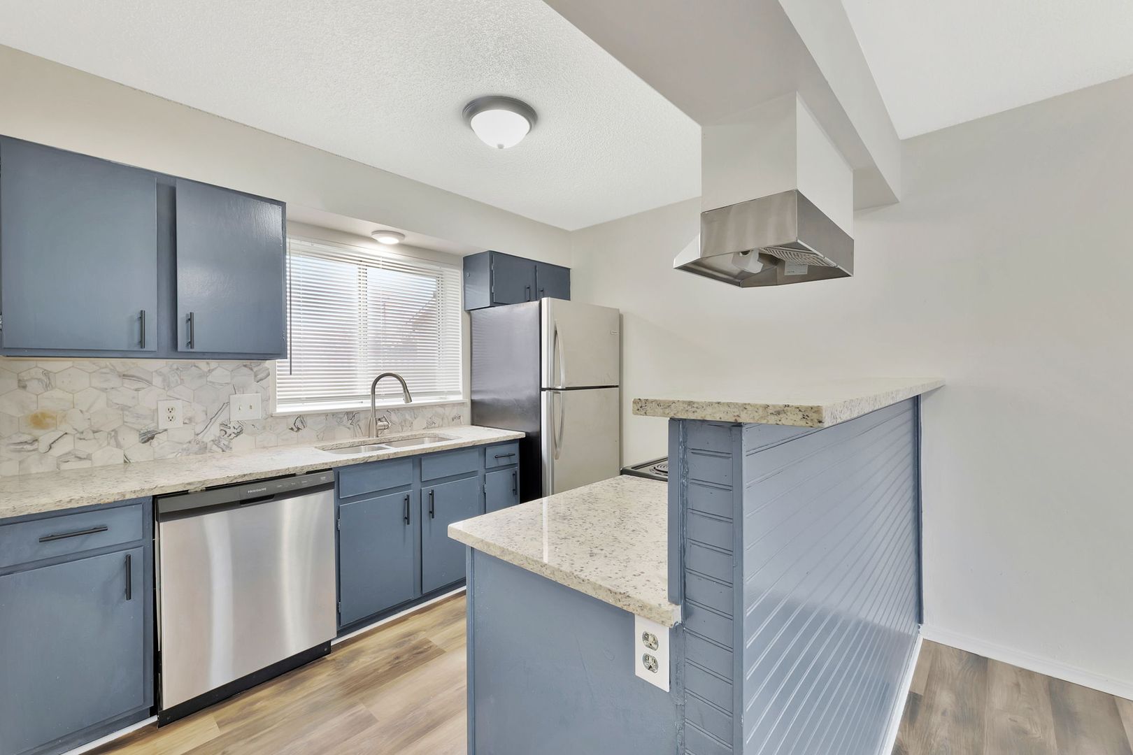 Wichita Apartment: 5510 S Gold St