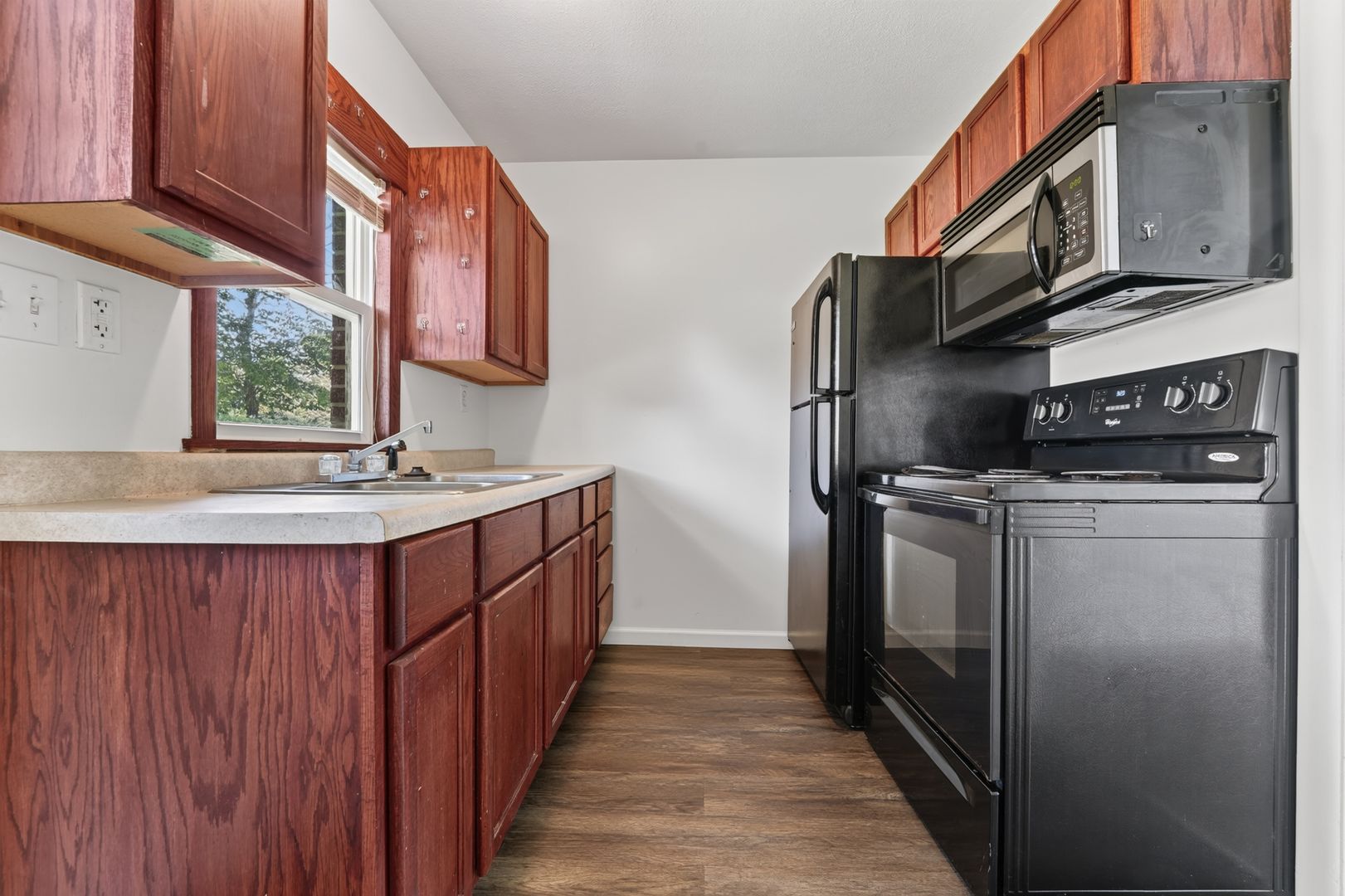 Newton Apartment: 425 SE 11th