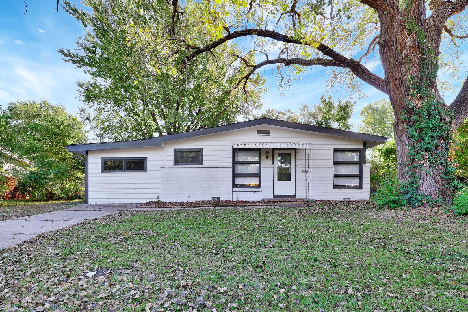 6020 N East Parkview St