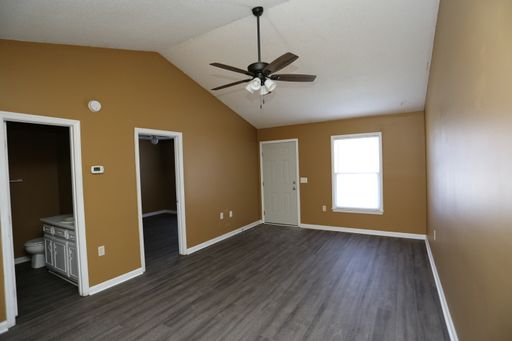 Listing photo thumbnail
