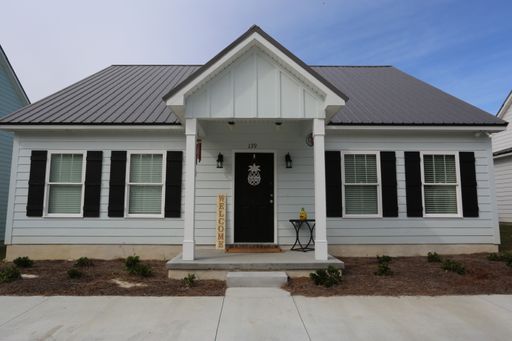 Listing photo thumbnail