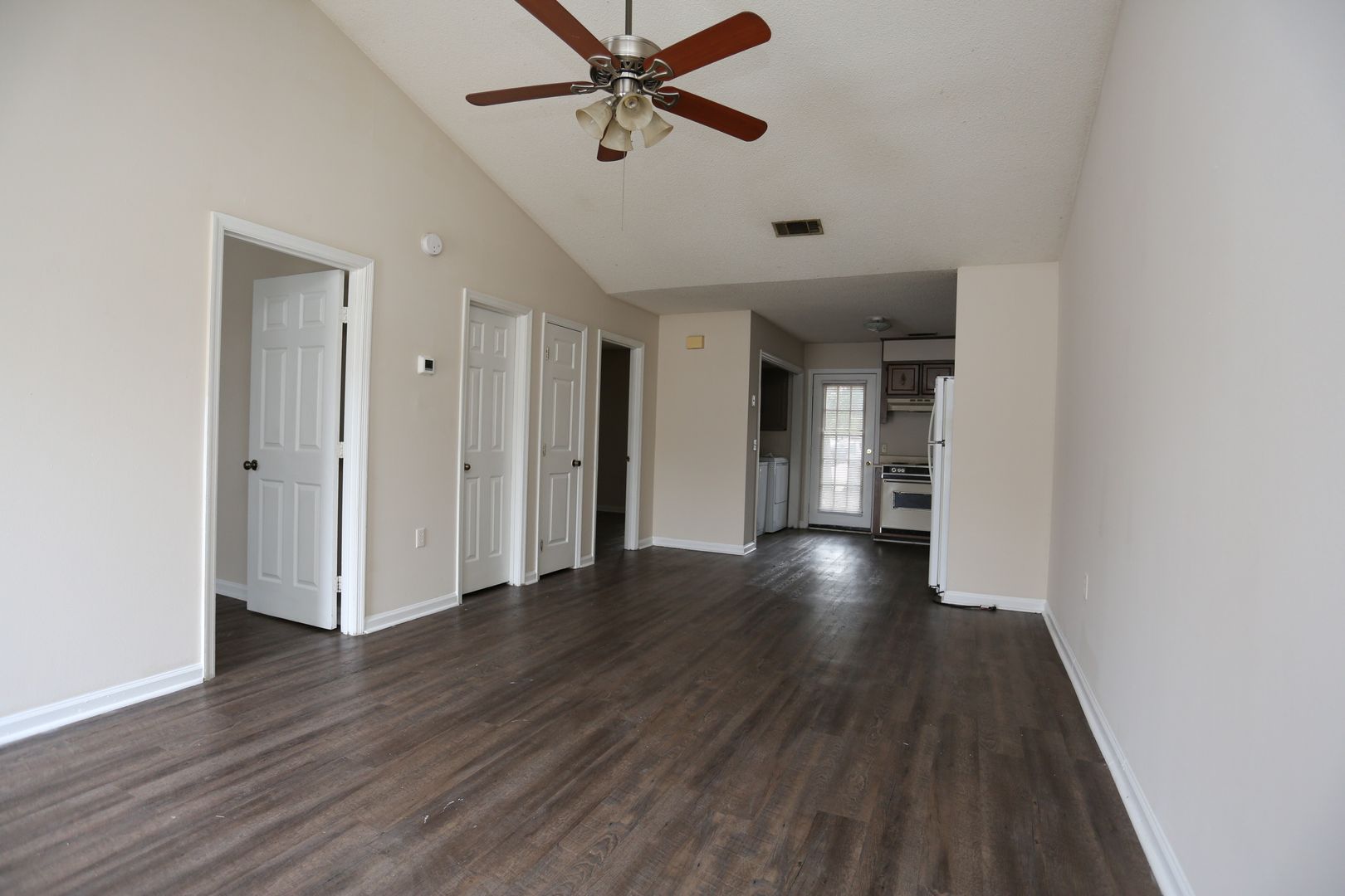Statesboro House: 100 Lanier Dr Apt 3