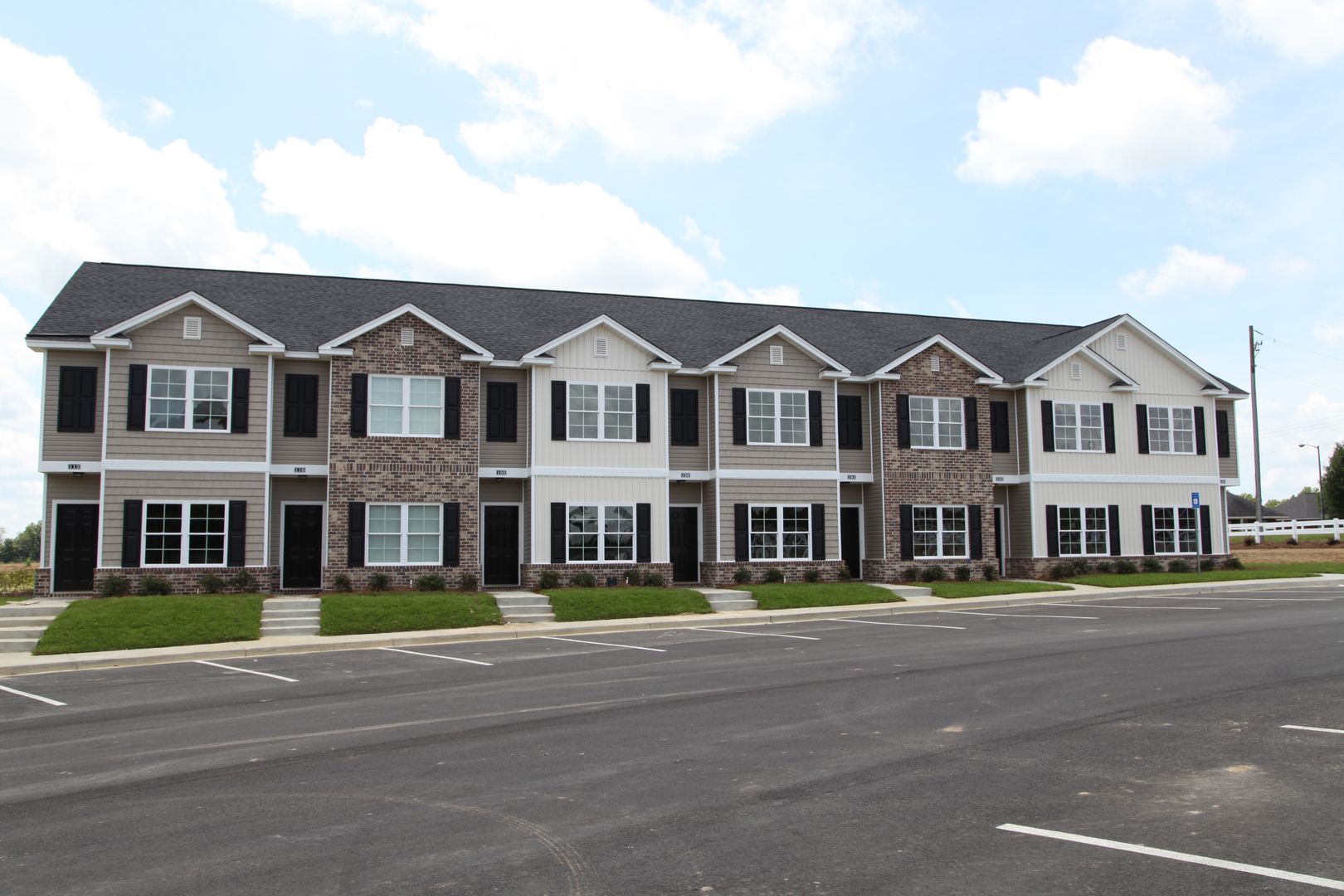 Statesboro Apartment: 142 Reserve Ln