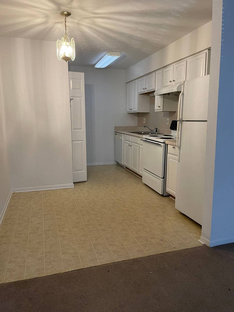 Phenix City Apartment: 2514 S. Seale Rd Apt P-F8