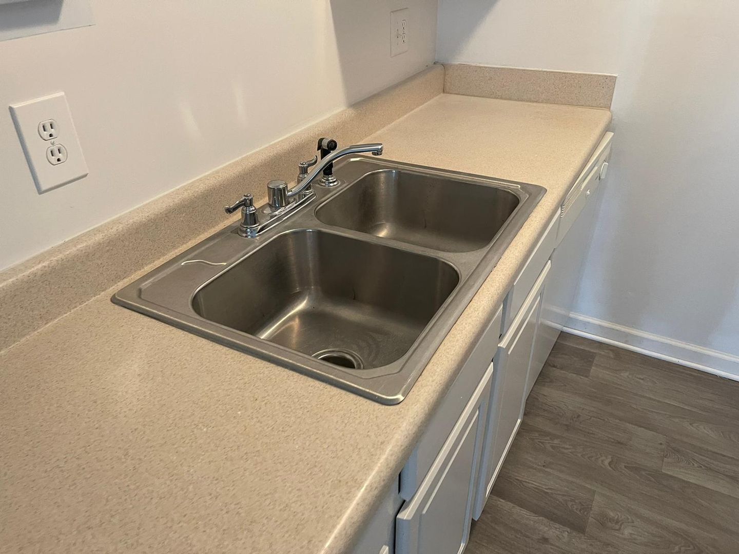 Phenix City Apartment: 2514 S. Seale Rd Apt P-F1