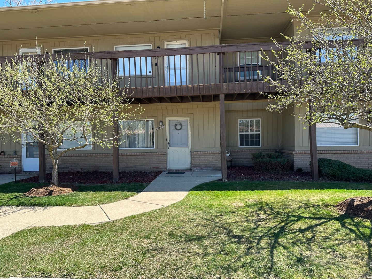 Warren House: 25652 Lira Lane