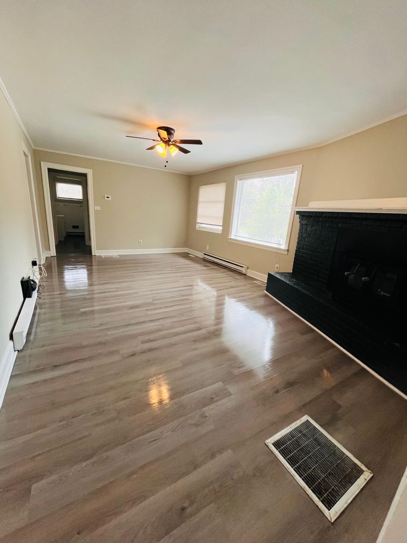 Winston Salem House: 3261 University Parkway