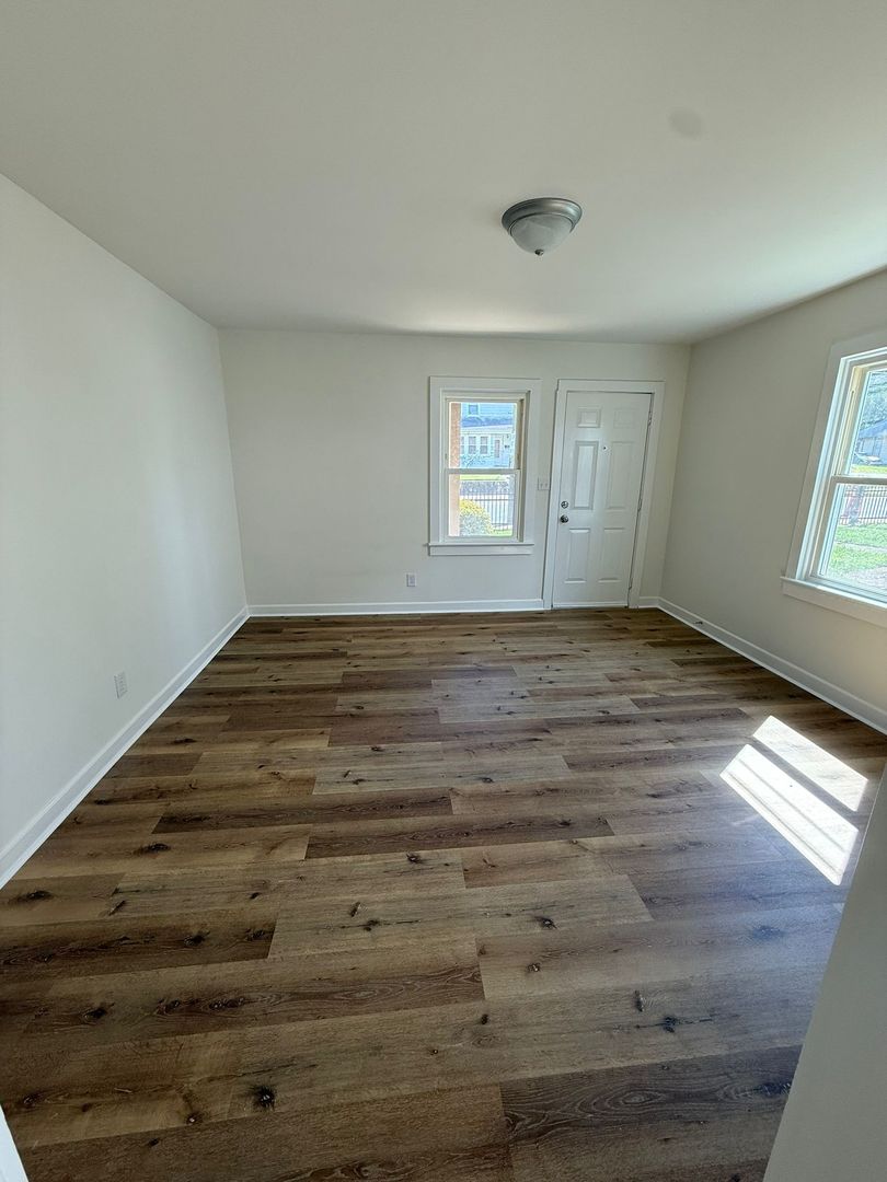 Winston Salem Apartment: 1423 5th St