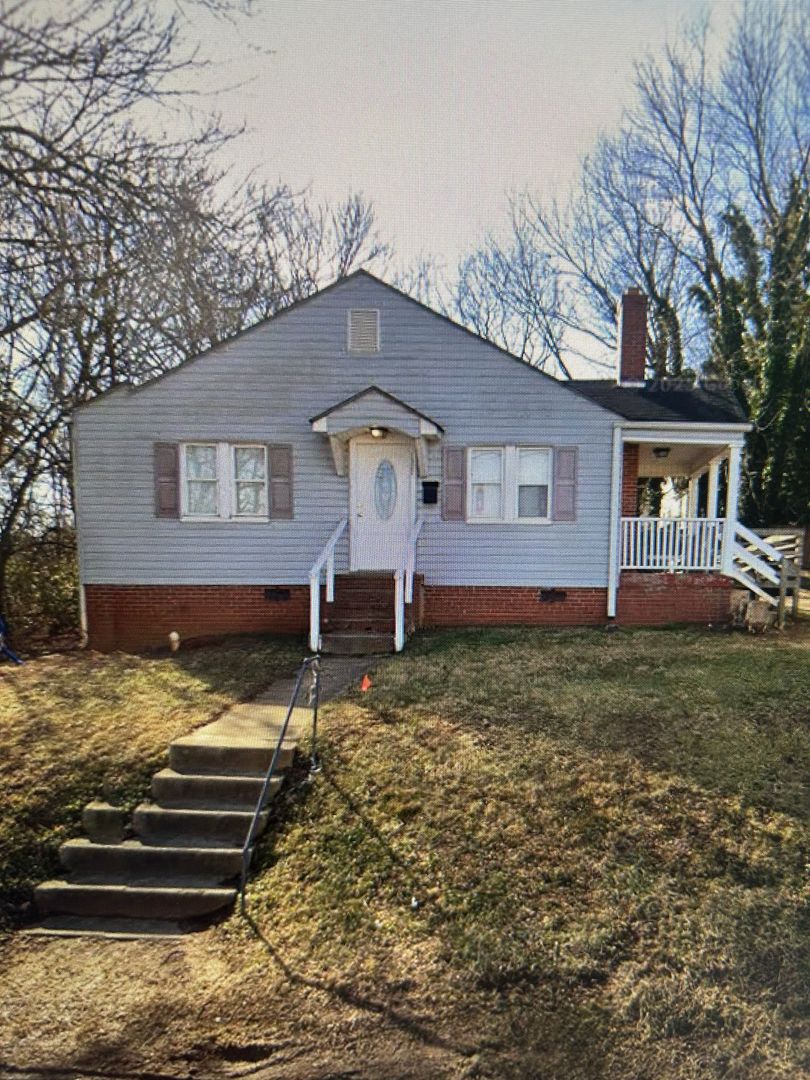 Winston Salem House: 1522 Diggs St