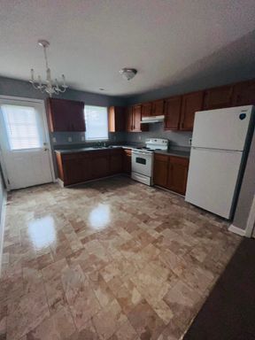 2 bedroom 1 bath apartment – photo 1