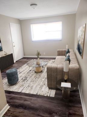 2 bedroom 1 bath – photo 1