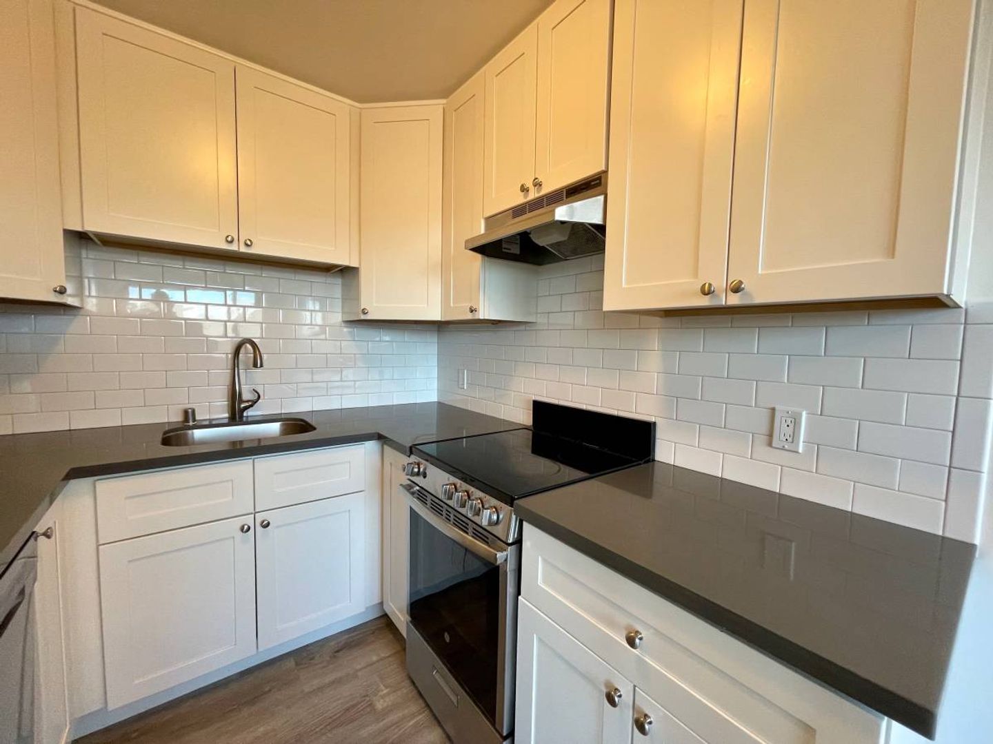 San Francisco Apartment: 295 21st Avenue (904r)