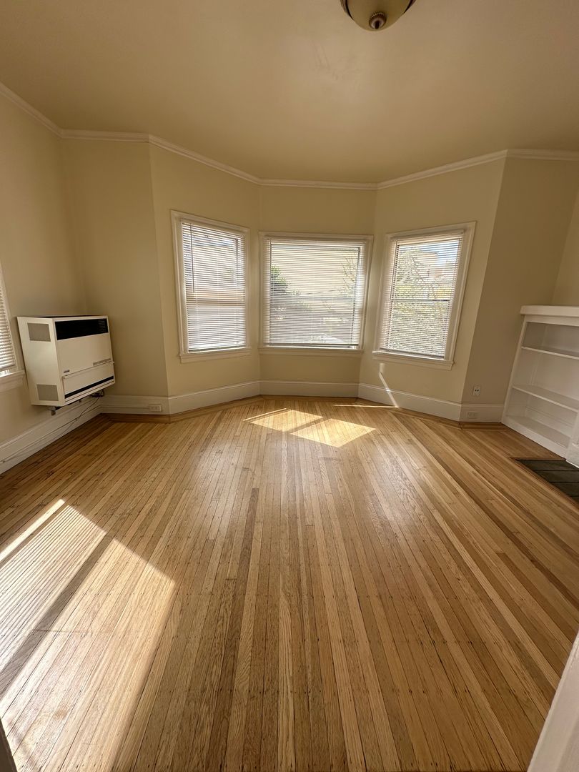 Oakland Apartment: 4212-4220 Piedmont Ave. (7037rc)