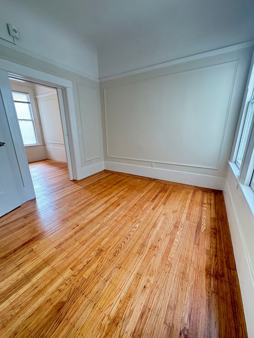 San Francisco Apartment: 1560 Sacramento Street (1300r)