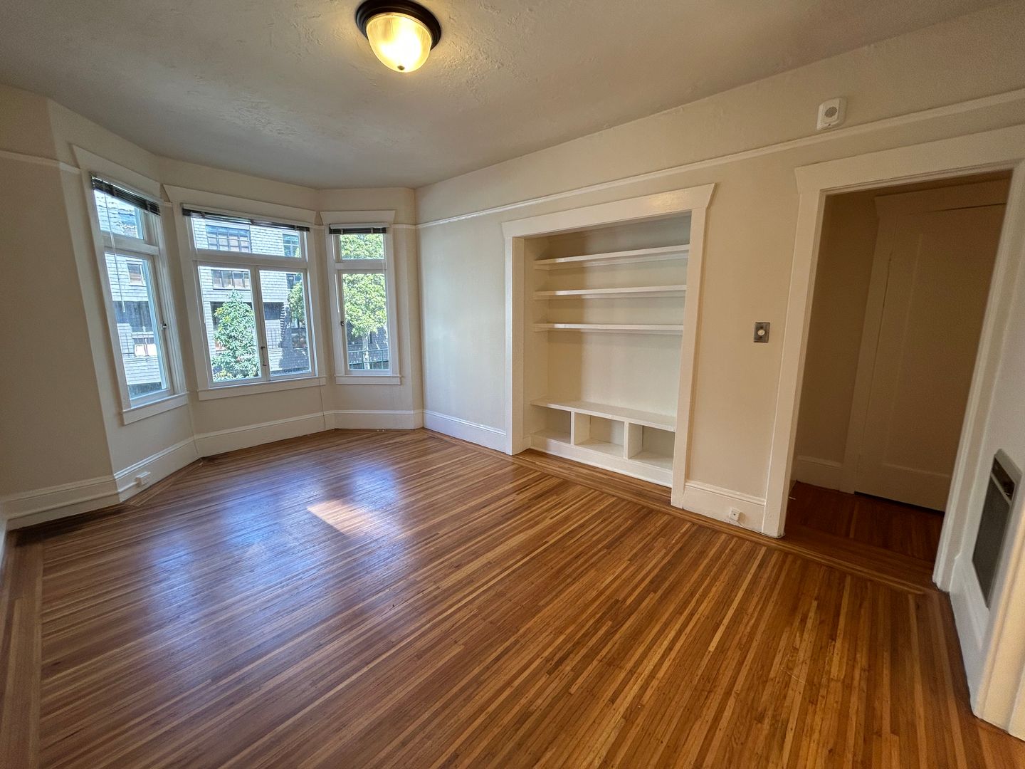 San Francisco Apartment: 935 Pine Street (1372r)